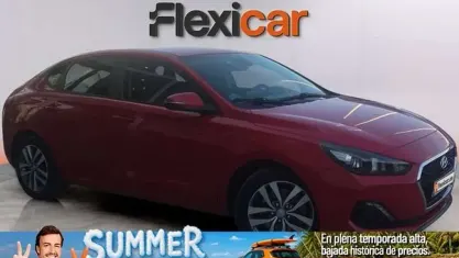 Usado Hyundai i30 120 CV (88 kW) 2020 Rojo Berlina