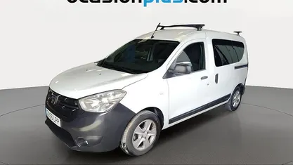 Usado Dacia Dokker Essentiel 95 CV (69 kW) 2021 Blanco Monovolumen