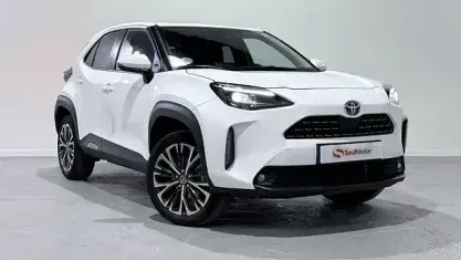 Usado Toyota Yaris Hybrid Style 116 CV (85 kW) 2024 Blanco Pickup/Camioneta