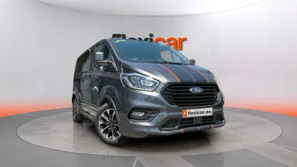 Usado Ford Tourneo Custom Titanium 150 CV (110 kW) 2022 Gris Van
