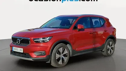 Usado Volvo XC40 Momentum 163 CV (119 kW) 2021 Rojo SUV