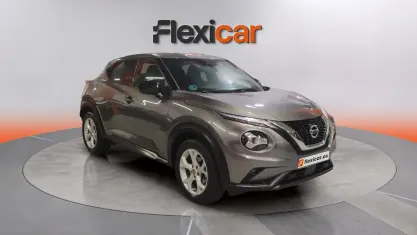 Usado Nissan Juke N-Connecta 114 CV (83 kW) 2022 Gris SUV