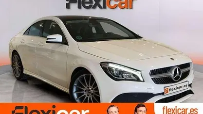 Usado Mercedes CLA180 122 CV (89 kW) 2018 Blanco Berlina