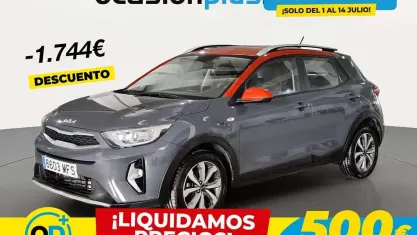 Usado Kia Stonic 101 CV (74 kW) 2023 Gris SUV