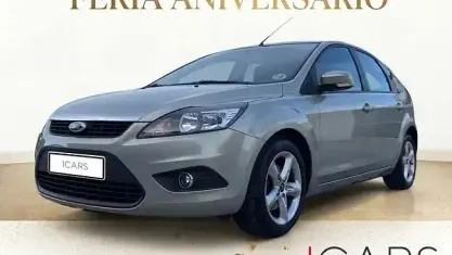 Usado Ford Focus Trend 90 CV (66 kW) 2009 Gris Berlina