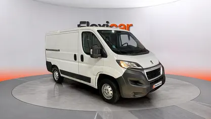 Usado Peugeot Boxer 120 CV (88 kW) 2021 Blanco Van