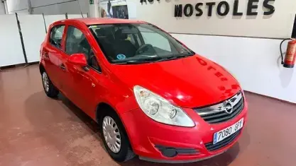 Usado Opel Corsa Cosmo 80 CV (58 kW) 2009 Rojo Utilitario