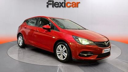 Usado Opel Astra Business Elegance 131 CV (96 kW) 2020 Burdeos Familiar