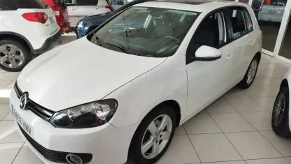 Usado VW Golf VII Advance 105 CV (77 kW) 2012 Blanco