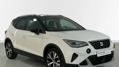 Usado Seat Arona Xperience 110 CV (80 kW) 2022 Blanco SUV