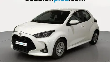 Usado Toyota Yaris Active 69 CV (50 kW) 2023 Blanco Utilitario