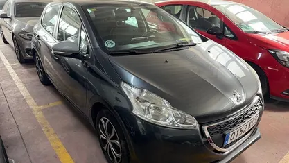 Usado Peugeot 208 68 CV (50 kW) 2014 Utilitario