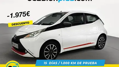 Blanco Usado 2016 Toyota Aygo X-clusiv Utilitario | 7825 € (Buen precio)