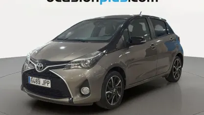 Usado Toyota Yaris 99 CV (72 kW) 2016 Gris Utilitario