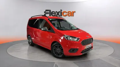 Usado Ford Tourneo Courier Sport 100 CV (73 kW) 2019 Rojo Monovolumen