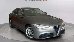Gris Usado 2018 Alfa Romeo Giulia Super Berlina | 17.990 € (Precio justo)