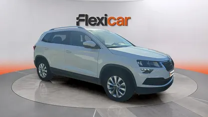 Usado Skoda Karoq Ambition 110 CV (80 kW) 2021 Blanco SUV