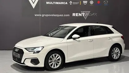 Usado Audi A3 110 CV (80 kW) 2021 Blanco Berlina