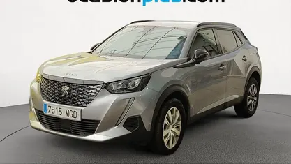 Usado Peugeot 2008 Allure 131 CV (96 kW) 2023 Gris SUV