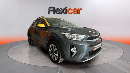 Usado Kia Stonic 101 CV (74 kW) 2021 Gris SUV