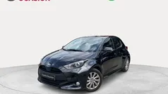 Negro Usado 2024 Toyota Yaris Hybrid Active Berlina | 19.390 € (Buen precio)