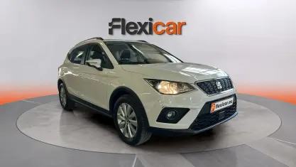 Usado Seat Arona Ecomotive 95 CV (69 kW) 2020 Blanco SUV