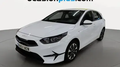 Usado Kia Ceed 101 CV (74 kW) 2025 Blanco Utilitario