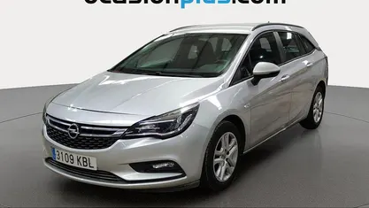 Gris plata Usado 2017 Opel Astra Business Familiar | 10.176 € (Precio justo)