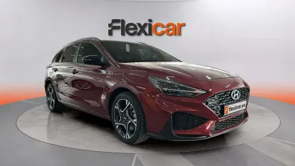 Usado Hyundai i30 N Line 120 CV (88 kW) 2022 Granate Familiar