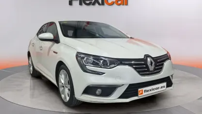 Usado Renault Mégane IV Zen 130 CV (95 kW) 2018 Blanco Berlina