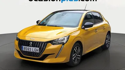 Usado Peugeot 208 Allure 100 CV (73 kW) 2020 Amarillo Utilitario