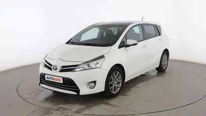 Usado Toyota Verso Active 132 CV (97 kW) 2014 Blanco Monovolumen