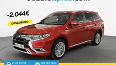 Rojo Usado 2019 Mitsubishi Outlander P-HEV SUV | 22.490 € (Precio justo)