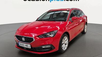 Usado Seat Leon Style 110 HP (80 kW) 2022 Vermelho Monovolume