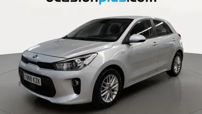 Usado Kia Rio 101 CV (74 kW) 2019 Gris plata Utilitario