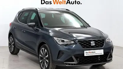 Usado Seat Arona FR 115 CV (84 kW) 2025 Gris SUV