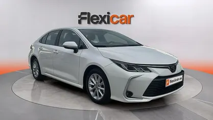 Usado Toyota Corolla Sol 125 CV (91 kW) 2022 Blanco Berlina