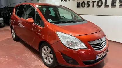 Usado Opel Meriva Excellence 110 CV (80 kW) 2011 Naranja Monovolumen