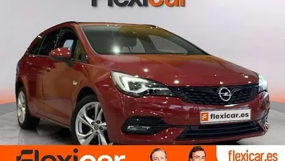 Usado Opel Astra GS Line 110 CV (80 kW) 2021 Rojo Familiar