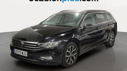 Używany VW Passat Executive 150 KM (110 kW) 2023 Czarny Kombi