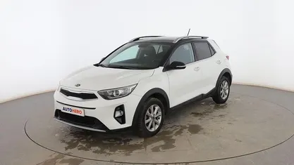 Usado Kia Stonic 85 CV (62 kW) 2018 Blanco SUV