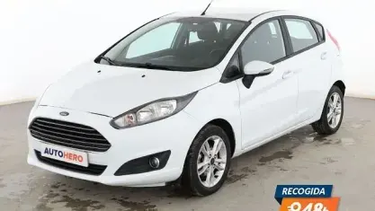 Usado Ford Fiesta Trend 95 CV (69 kW) 2015 Blanco Berlina