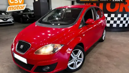 Usado Seat Altea Style 105 CV (77 kW) 2012 Rojo Monovolumen