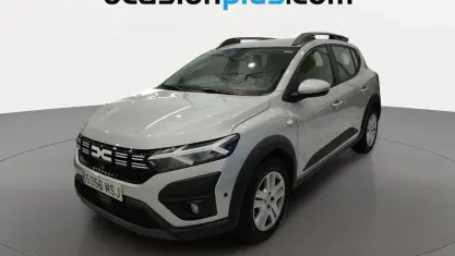 Usado Dacia Sandero Expression 91 CV (66 kW) 2024 Gris plata Utilitario