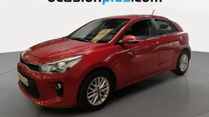 Usado Kia Rio 84 CV (61 kW) 2017 Rojo Utilitario