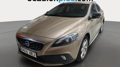 Begagnad Volvo V40 Momentum 115 HK (84 kW) 2013 Brun Halvkombi