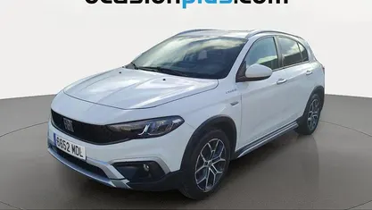Blanco Usado 2023 Fiat Tipo Cross Utilitario | 13.819 € (Buen precio)