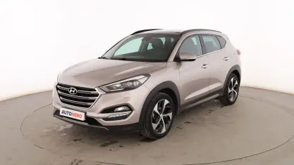 Usado Hyundai Tucson Style 177 CV (130 kW) 2016 Gris SUV