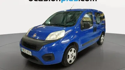 Usado Fiat Qubo Easy 77 CV (56 kW) 2017 Azul Monovolumen