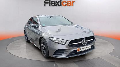 Usado Mercedes A180 116 CV (85 kW) 2022 Gris Utilitario